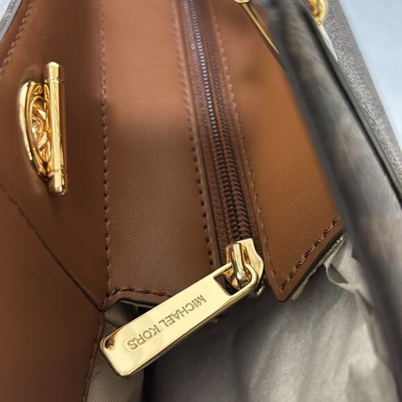 Michael Kors Large Shoulder Tote Logo Brown Gold Tone Hardware New with Tags - Picture 9 of 9